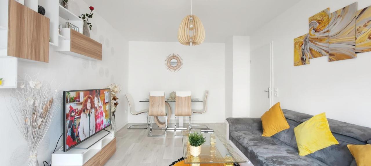 Ferienwohnung Chic Apart With Parking Near Paris Épinay-sur-Seine Exterior foto