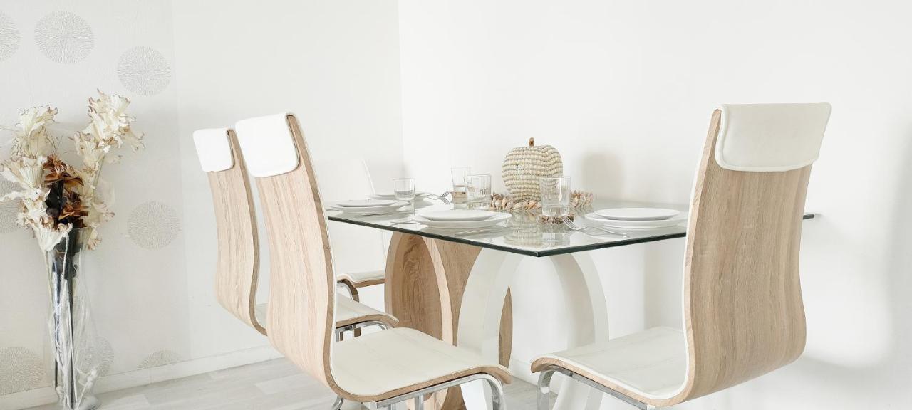 Ferienwohnung Chic Apart With Parking Near Paris Épinay-sur-Seine Exterior foto